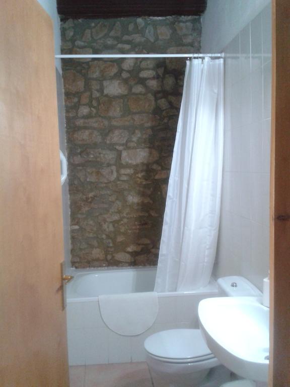 Casa Angrill Hotel Oliana Cameră foto